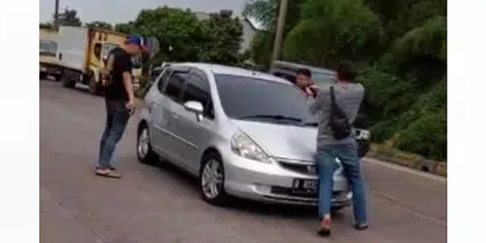 Dramatis! Penangkapan Kawanan Rampok di Pintu Tol Pasir Koja Bandung Bak Film Action