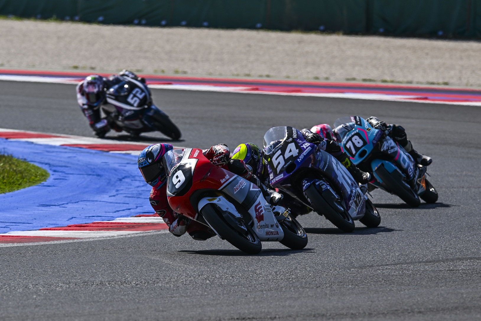 Mantap! Veda Tembus 5 Besar di JuniorGP Misano 2025