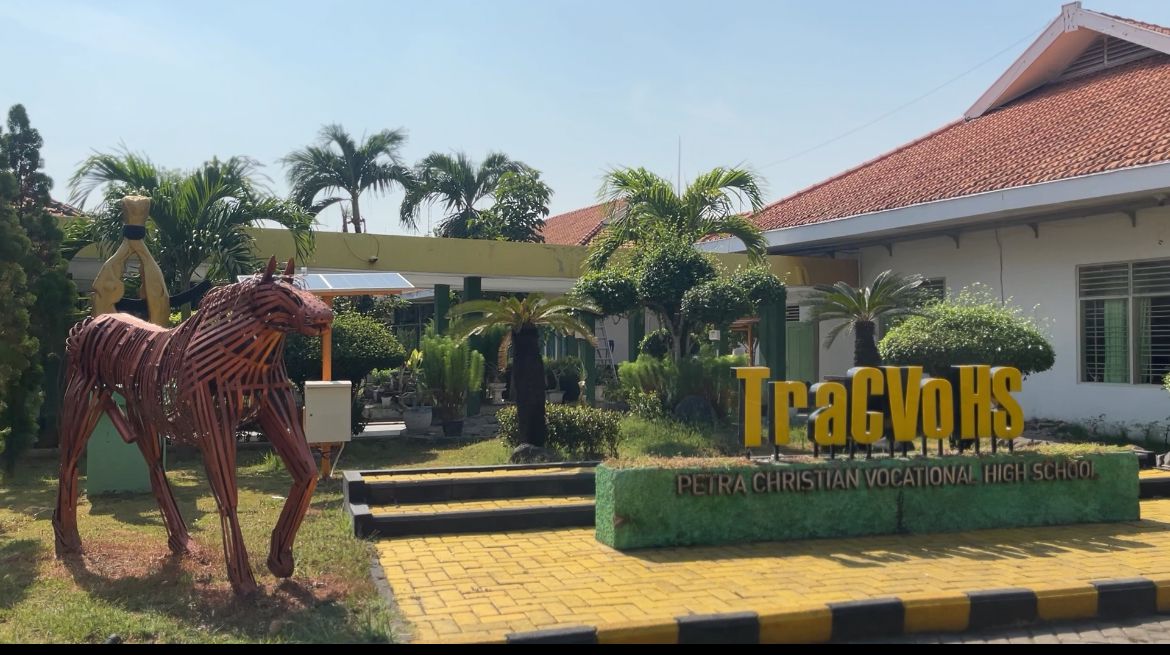 SMK Petra Surabaya Optimalkan Bantuan Pemerintah, Jadi Pusat Unggulan Kejuruan