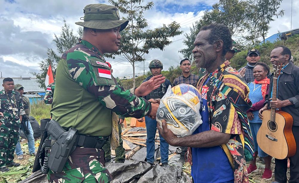 Hasil Diplomasi Damai TNI di Intan Jaya, Puluhan Anggota OPM Kembali ke NKRI