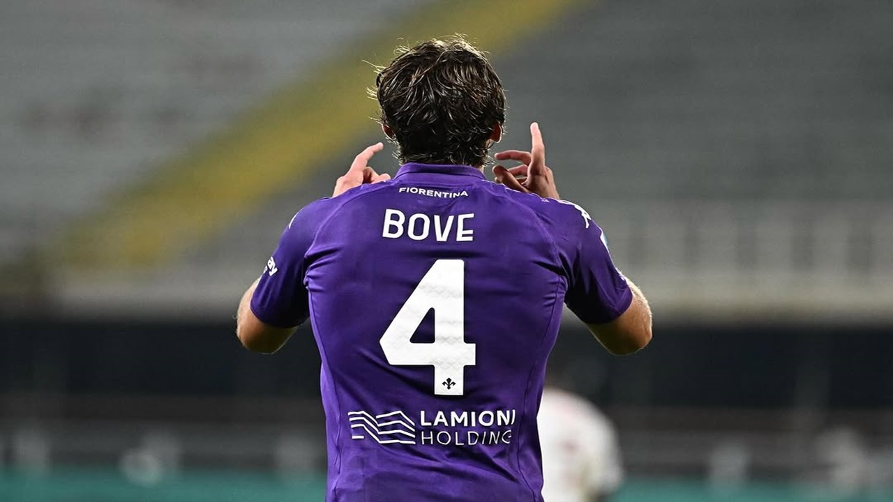 Detik-detik Gelandang Fiorentina Edoardo Bove Pingsan di Lapangan, Pertandingan vs Inter Milan Ditunda