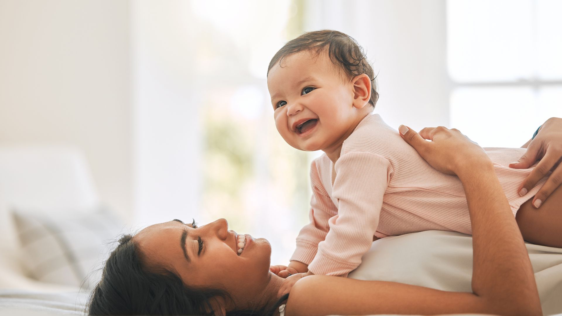 Tummy Time, Aktivitas Sederhana yang Mendukung Tumbuh Kembang Bayi