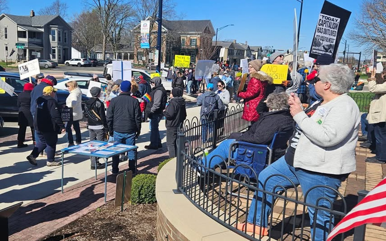 Warga Lansia di Ohio Ikut Turun Aksi 'No Kings' Tolak Kebijakan Donald Trump: Ini Mengerikan Buat Cucuku!