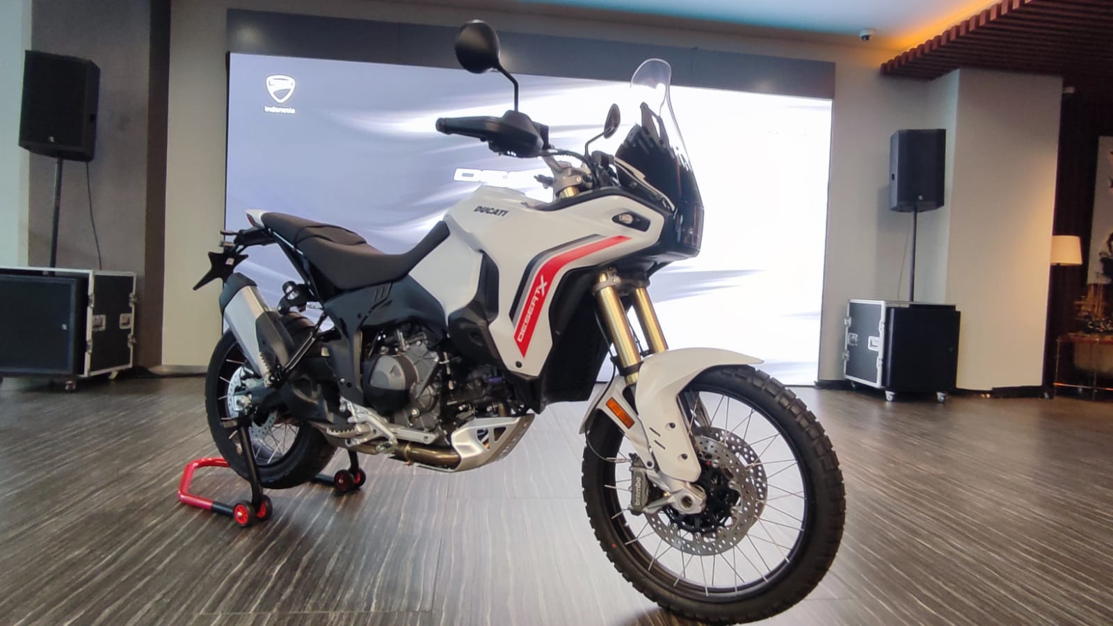 Ducati DesertX V2 Meluncur di Indonesia, Kombinasikan Ketangguhan dan Teknologi Terbaru