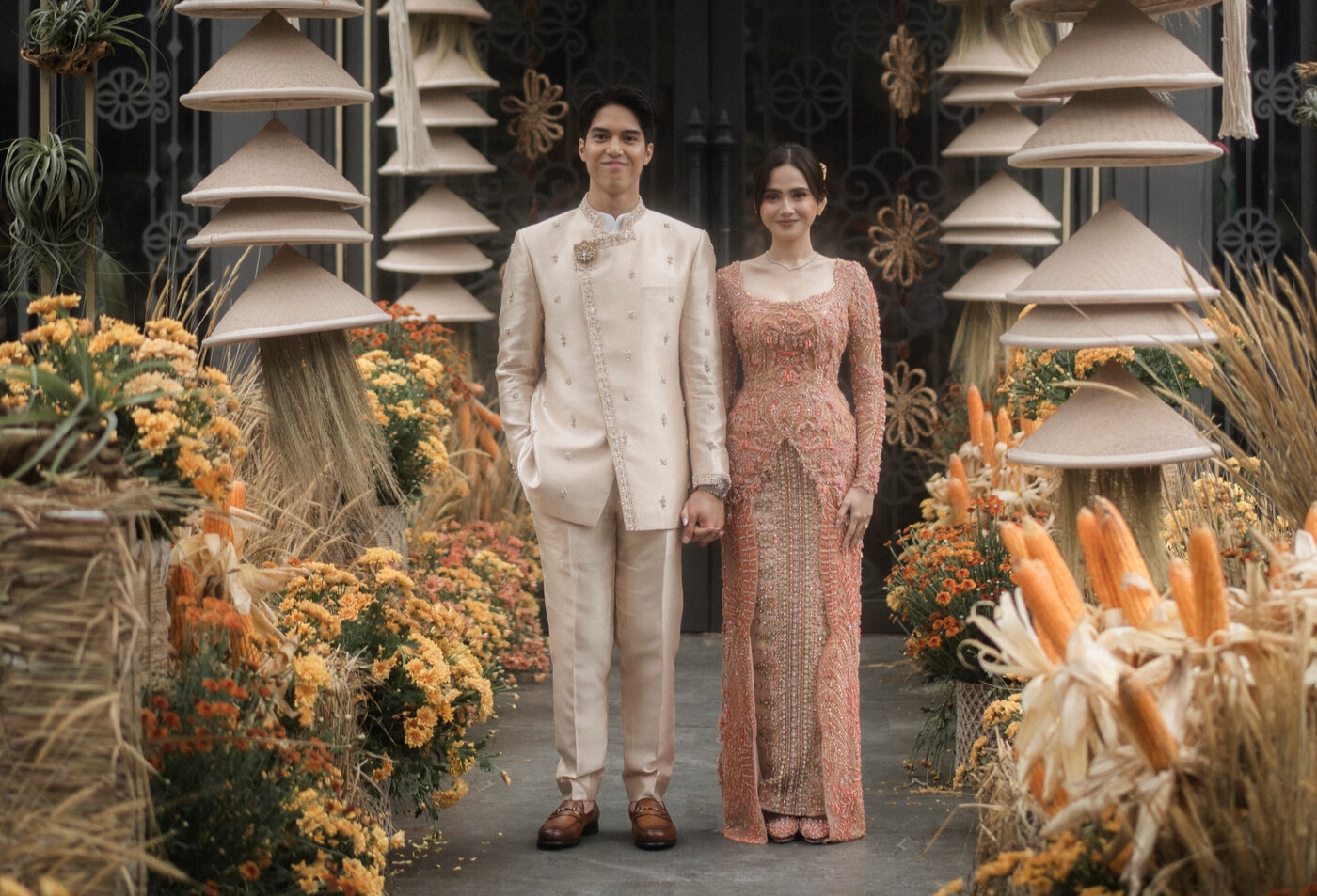 5 Fakta Momen El Rumi Resmi Melamar Syifa Hadju, Serasi dengan Kebaya dan Beskap