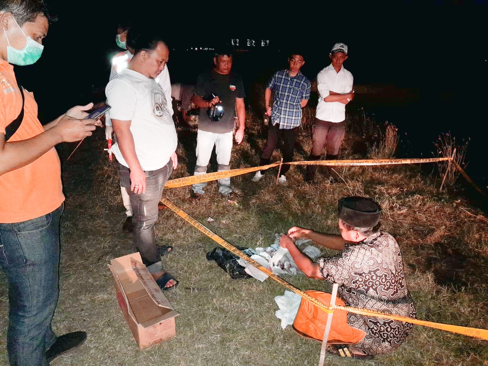 Sepasang Pelajar Kepergok Kuburkan Bayi di Sukra Indramayu, Pakai Baju Pramuka