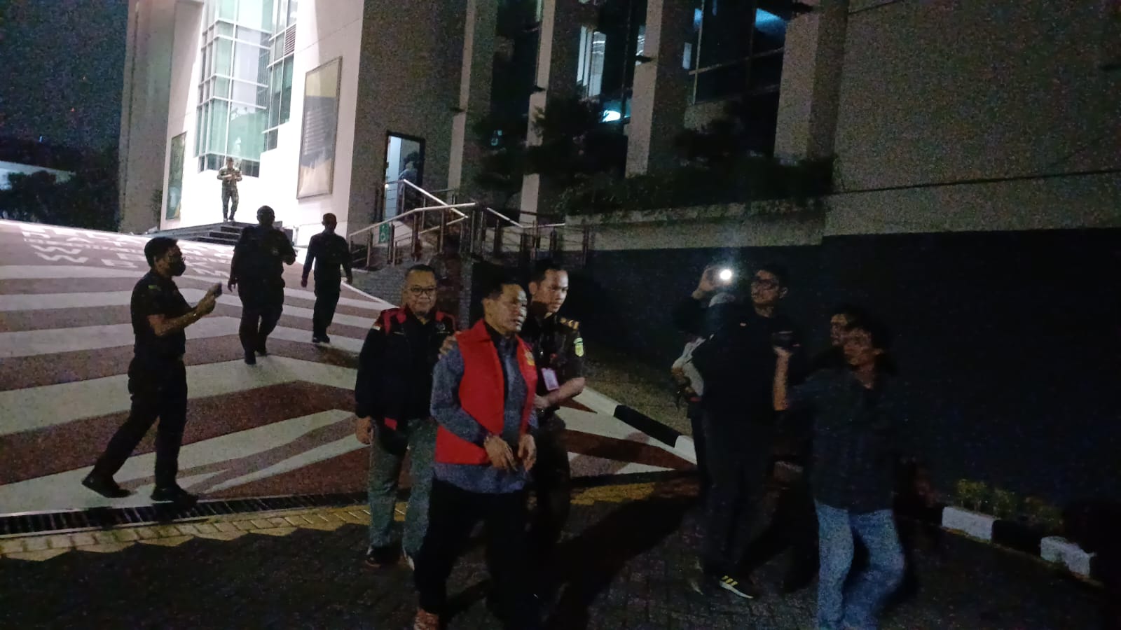 Kejati Jatim Tetapkan Mantan Pj Bupati Sidoarjo Hudiyono Jadi Tersangka Korupsi Hibah Pendidikan Rp179 Miliar