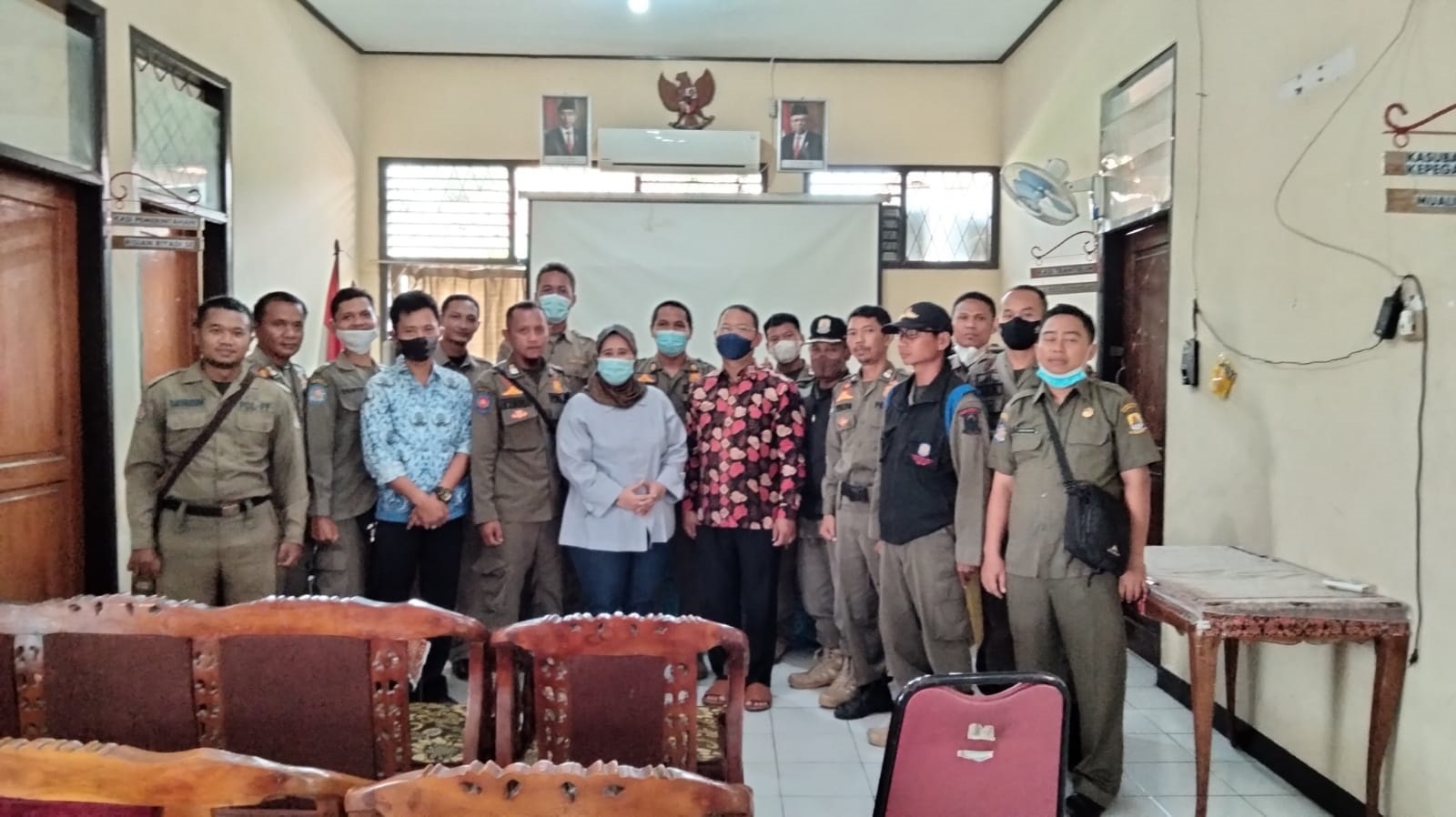 Satpol PP Kecamatan Tuntut Kenaikan Gaji