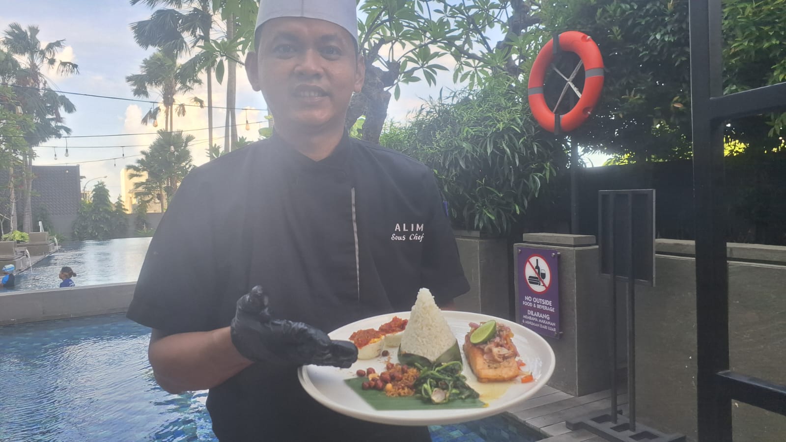 Salmon Bakar Sambal Matah Kreasi Kuliner Chef Alimin, Kuliner Fusion Bercitarasa Nusantara