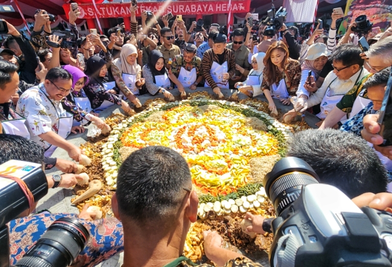 Usung Tema Sejarah Rujak Cingur, Festival Rujak Uleg ke-20 Kota Surabaya Berlangsung Meriah