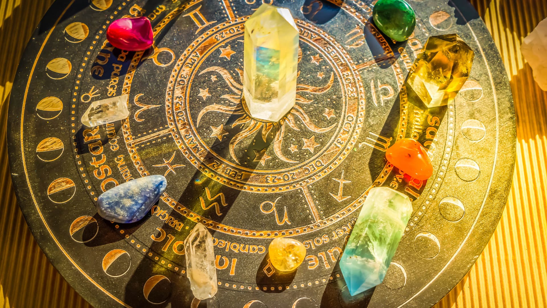 5 Alasan Mengapa Birthstone Begitu Personal dan Bermakna