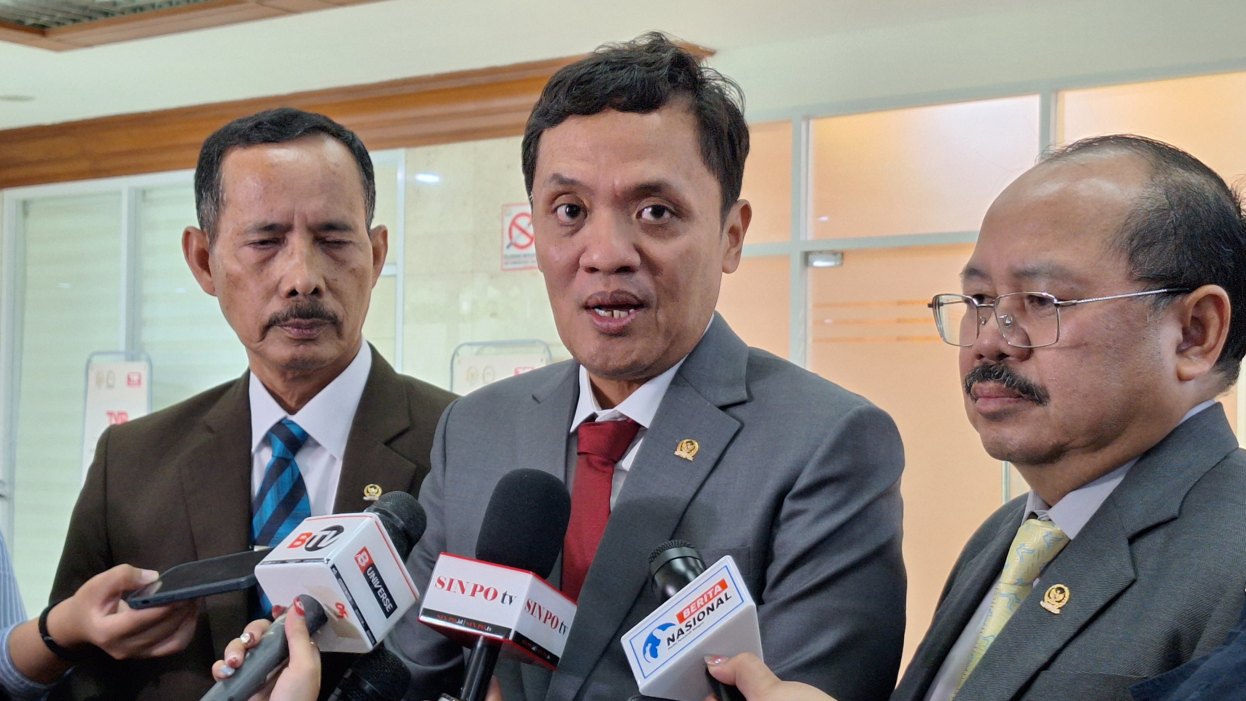 Komisi III DPR RI Minta Polri Usut Tuntas Ancaman Bom di Pesawat Jemaah Haji