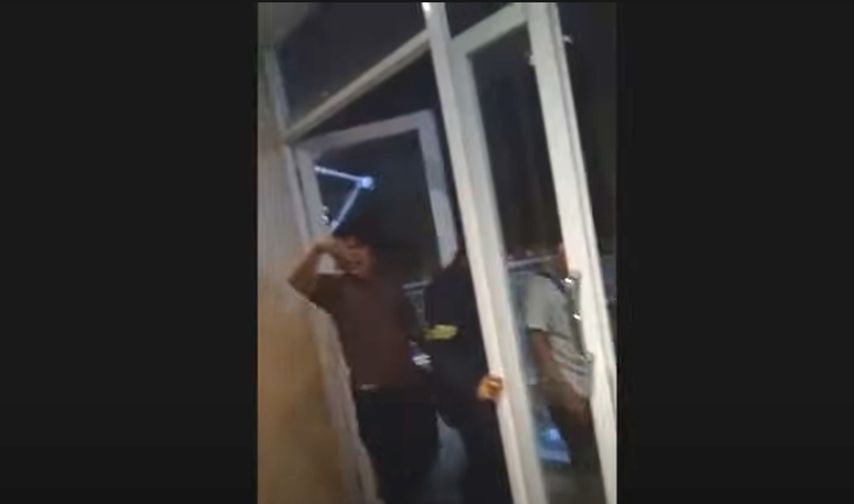 Rumah Charlie Chandra Didobrak Polisi, Gufroni: Masuk Lewat Jendela  dan Jebol Pintu