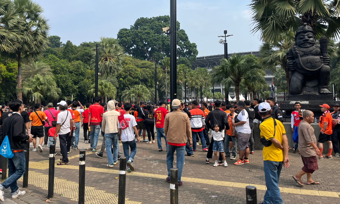 GBK Mendadak Oranye! Ribuan Jakmania Tumpah Jelang Persija vs Persib