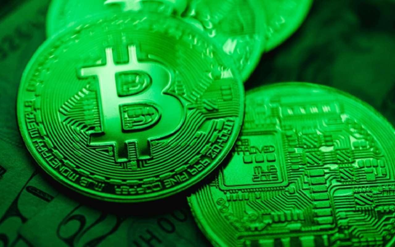 Kripto vs Emas: Pertarungan Aset Bernilai di Era Digital