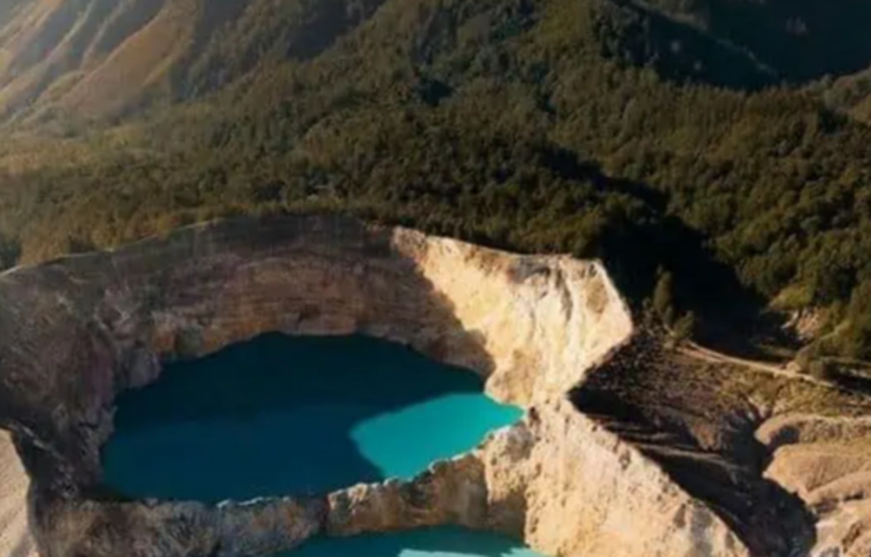 Gempa NTT, Wisata Danau Kelimutu Ditutup Sementara Akibat Longsor Tebing Kawah