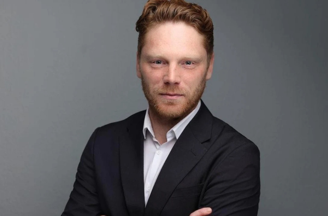Scott Rose-Marsh Jalani Screen Test James Bond, Kandidat Pertama Berambut Merah  