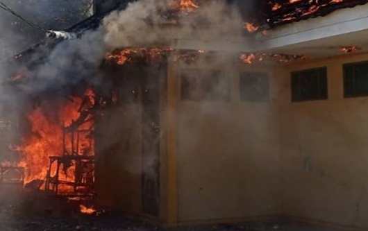 Diduga Main Petasan Hingga Gedung Serbaguna di Bekasi Terbakar, 2 Bocah Diamankan