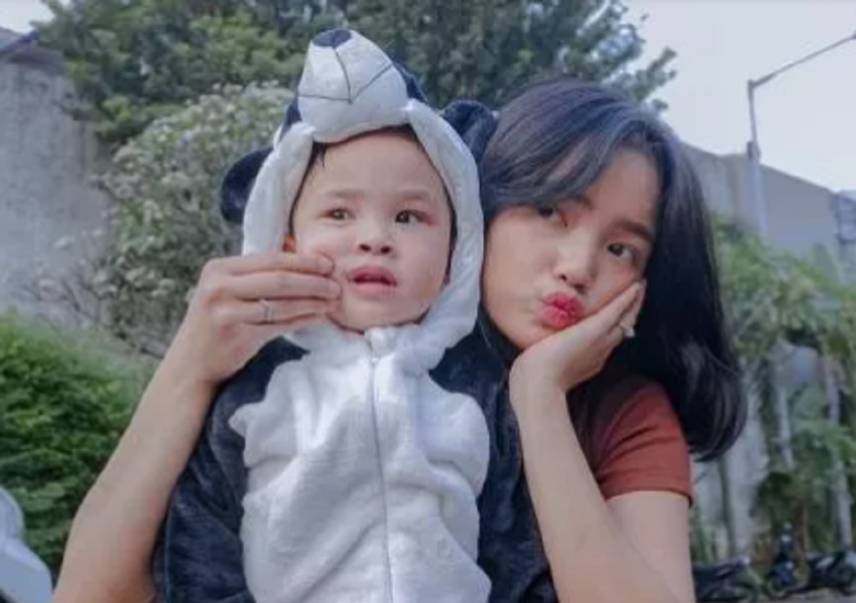 Video Tren 'Hi Kids' Versi Fuji dan Fadly Faisal Menyayat Hati: Walaupun Kita Nggak Bisa Menggantikan Orang Tua Gala...