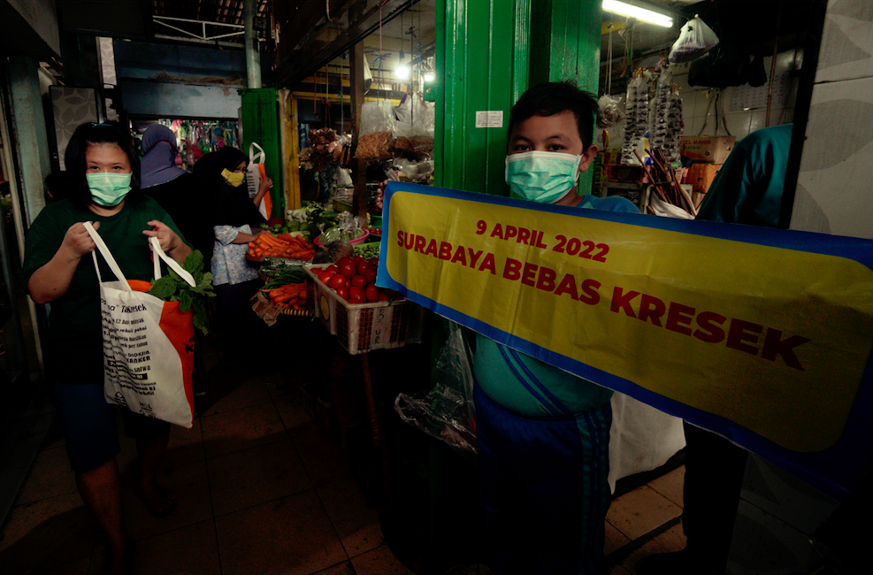 Swalayan Surabaya Disiplin Tanpa Kantong Kresek, Pasar Tradisional Bagaimana?