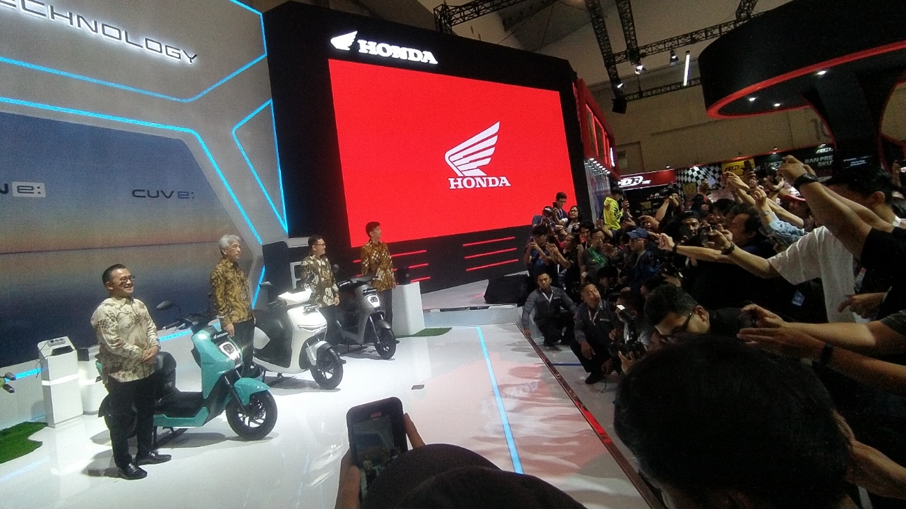 AHM Ajak Pengunjung IMOS 2024 Sensasi Ragam Sepeda Motor Honda, Ssst Ada Promo Lho!