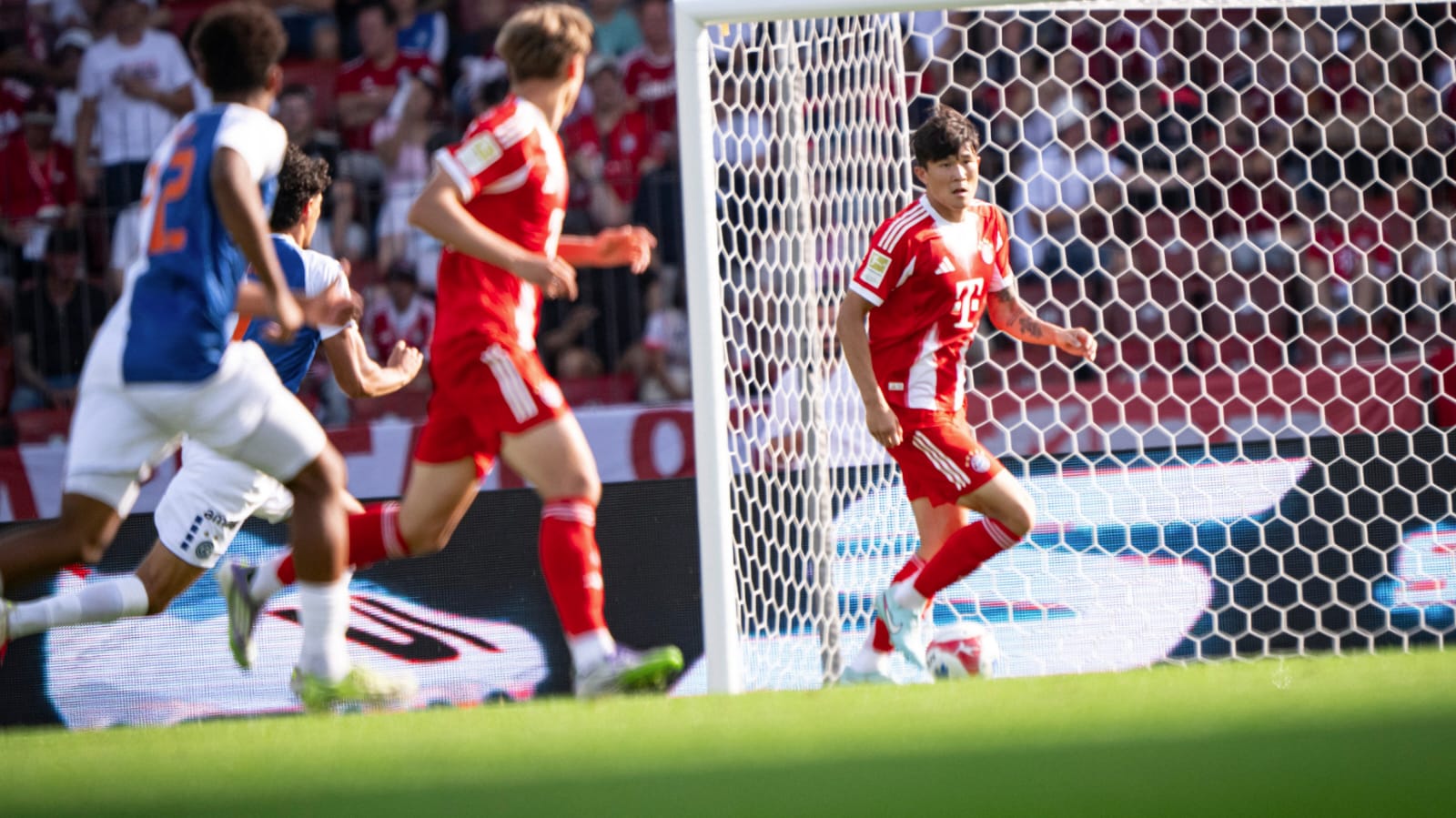 Bayern Munchen vs Grasshoppers 2-1, Karl dan Kusi-Asare Jadi Pembeda!