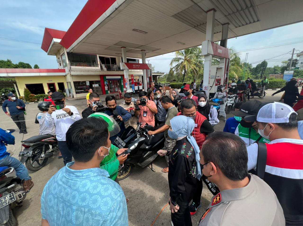 Dirut Pertamina Sidak SPBU di Palembang, Pastikan Pasokan Pertalite Aman
