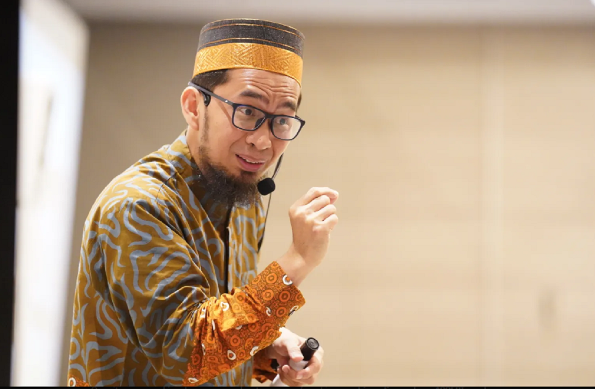 Ustadz Adi Hidayat Sarankan Baca Surat Ini Sebagai Pelancar Rezeki: 'Dibaca Saat Sholat Tahajud'