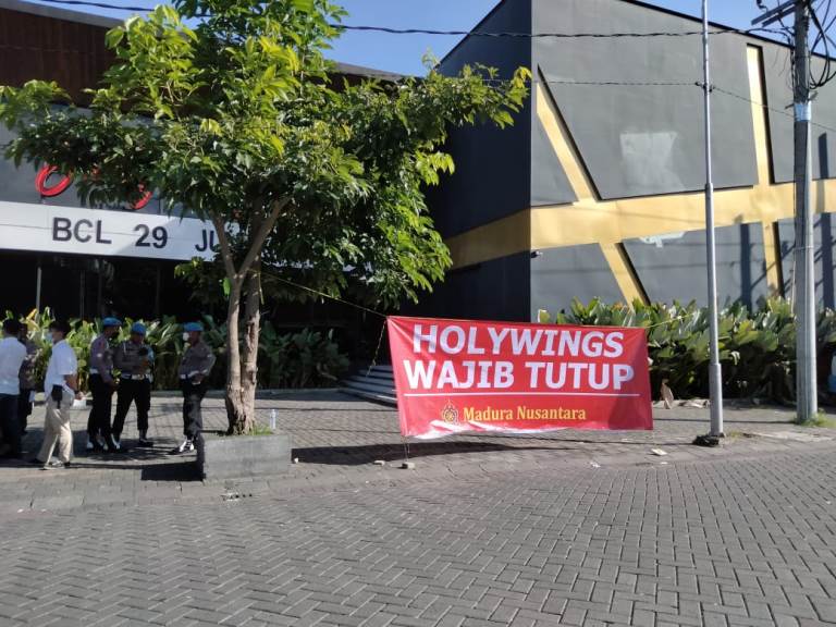 Holywings Harus Ditutup