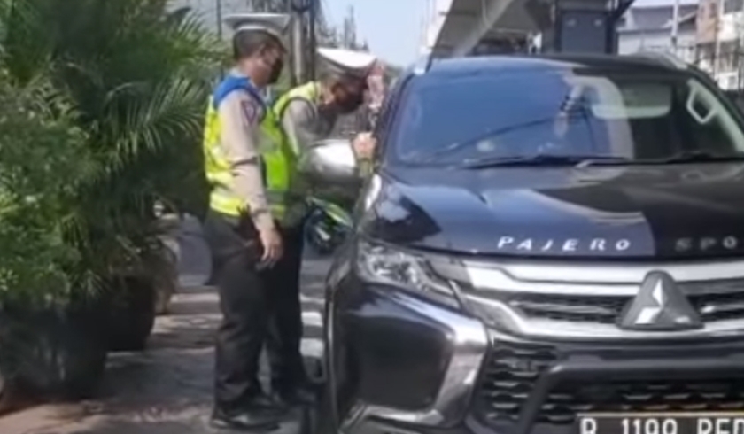 Pakai Pelat RF dan TNI Palsu, Vellfire dan Pajero Diamankan Polisi