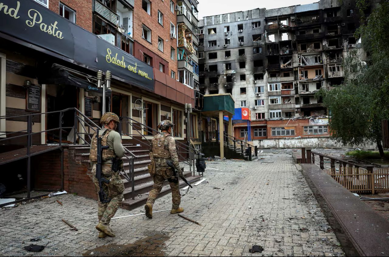 Pertempuran Sengit di Pokrovsk: Rusia Klaim Kuasai Wilayah, Ukraina Bantah Terkepung