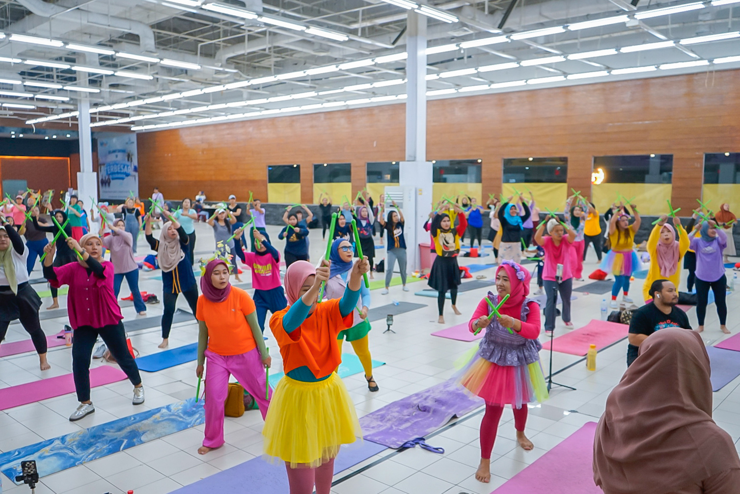 Fun Fit Festival 2024: Olahraga Poundfit Massal Penuh, Diramaikan Ratusan Peserta