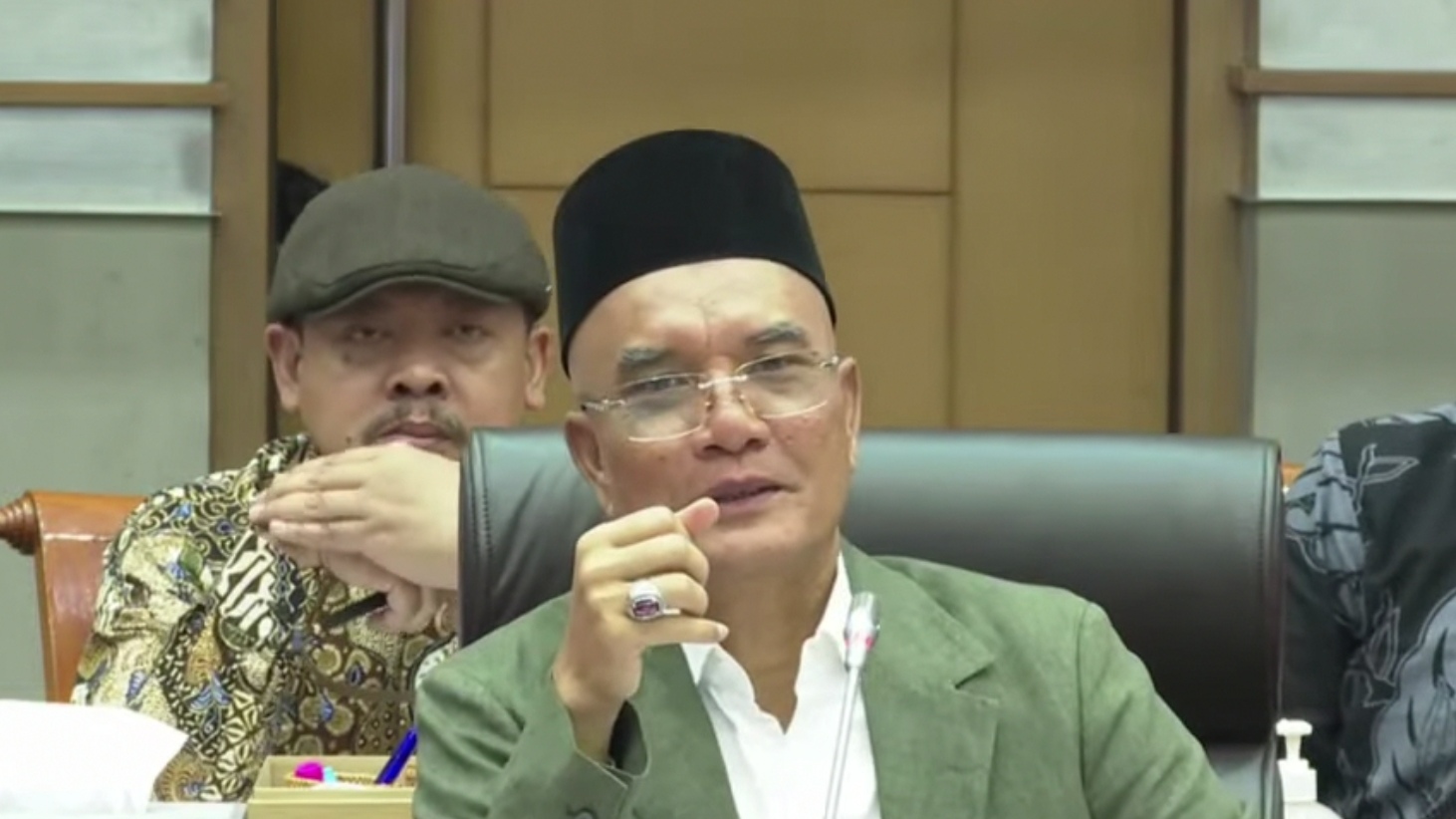 Cuma Berkurang Rp1 Juta, Komisi VIII DPR Nilai Penurunan Biaya Haji Masih Terlalu Kecil