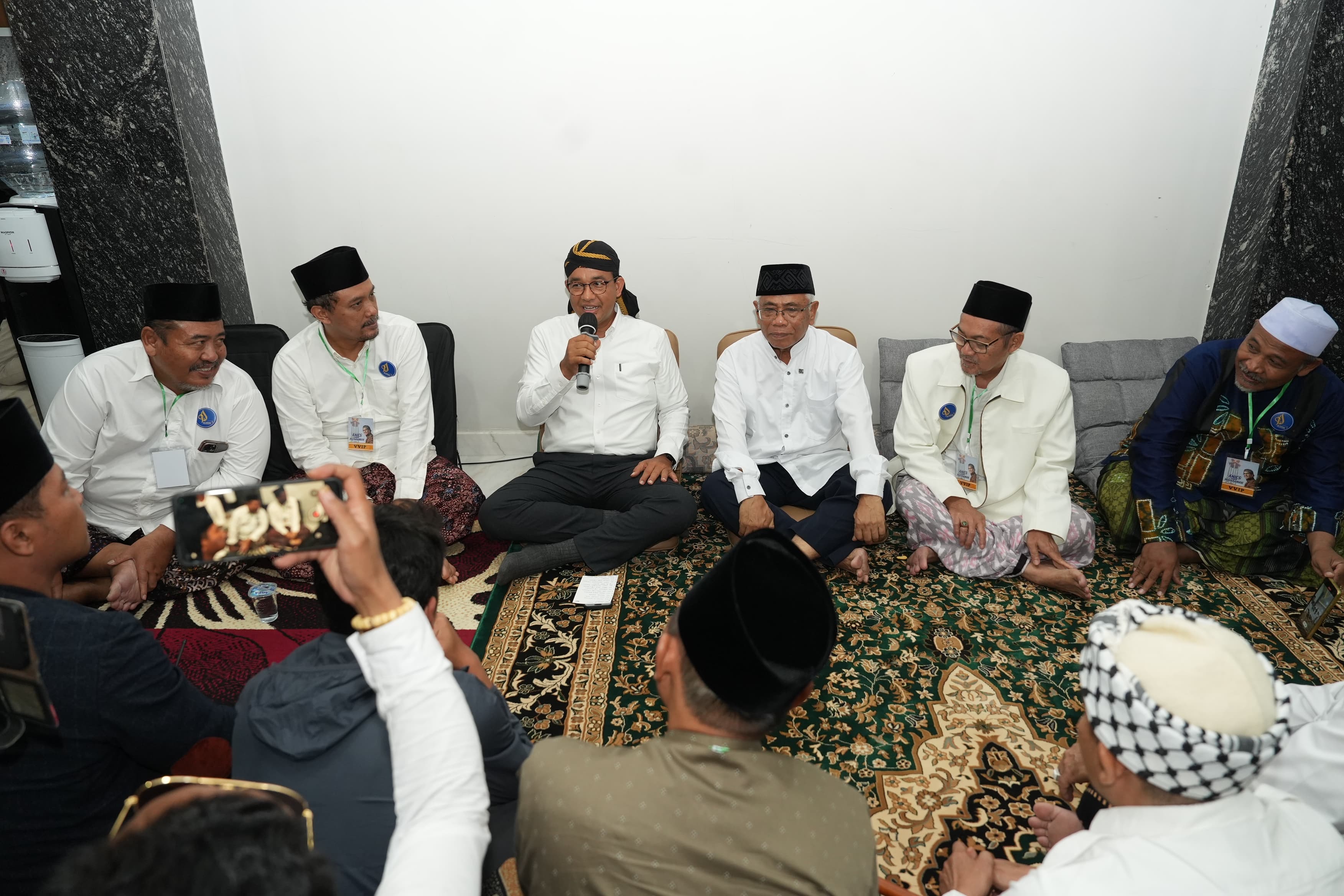 Silaturahim Keluarga Besar Ponpes Ploso dan Ponpes Lirboyo, Anies Ikhtiar Pertolongan Agung