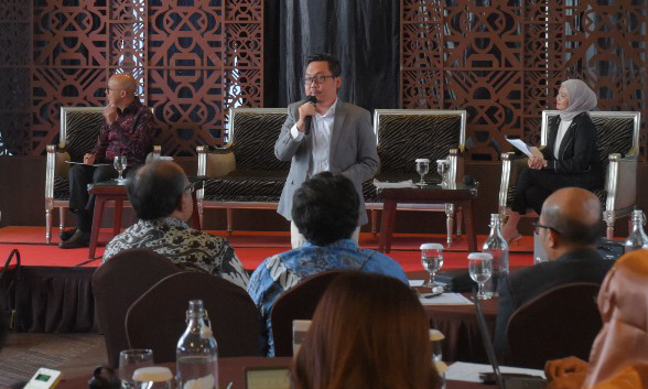 FGD Economy Outlook 2025 dengan Tema Catatan Kritis Terhadap Tingginya Target Ekonomi Prabowo-Gibran