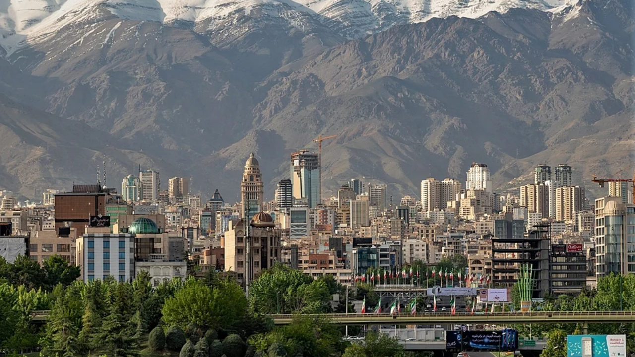 Menjelajah Isfahan dan Teheran, Pusat Kebudayaan Iran Lengkap Jejak Sejarah dan Keseniannya