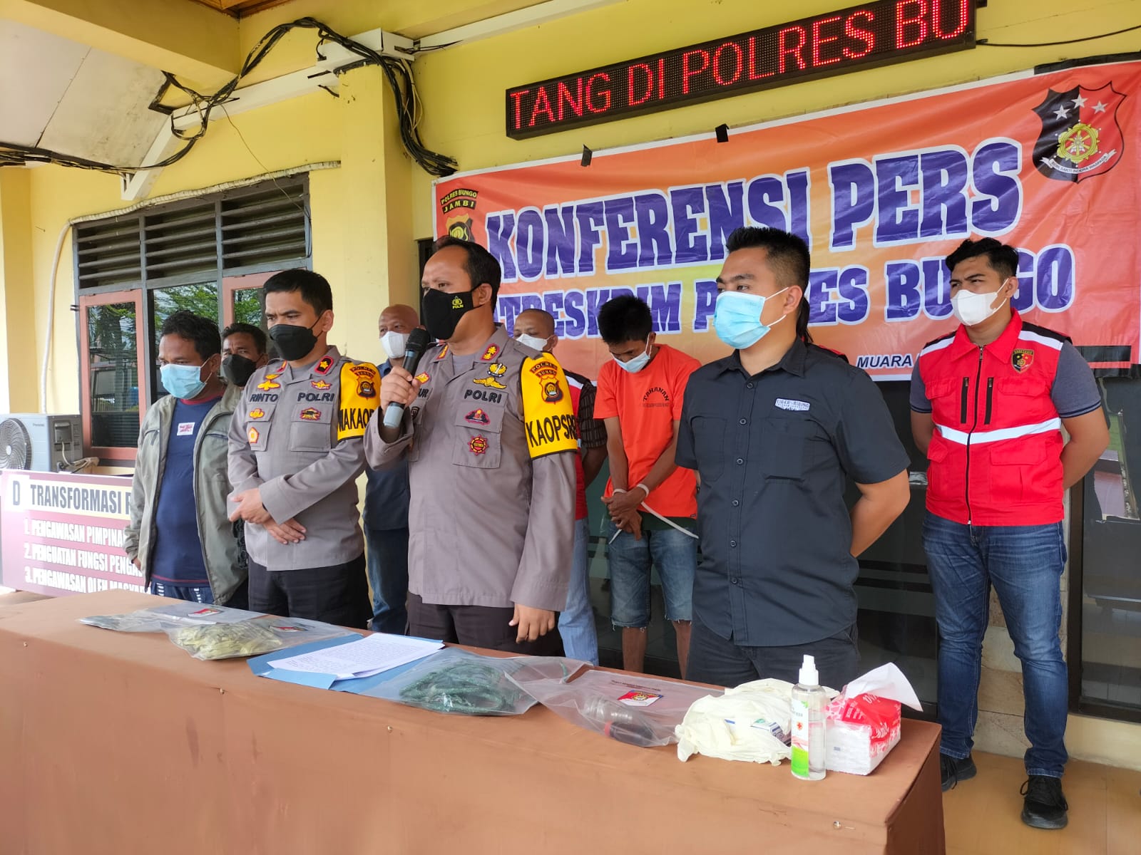 Sapriadi tak Sendirian, yang Disandera Awalnya Dua Orang