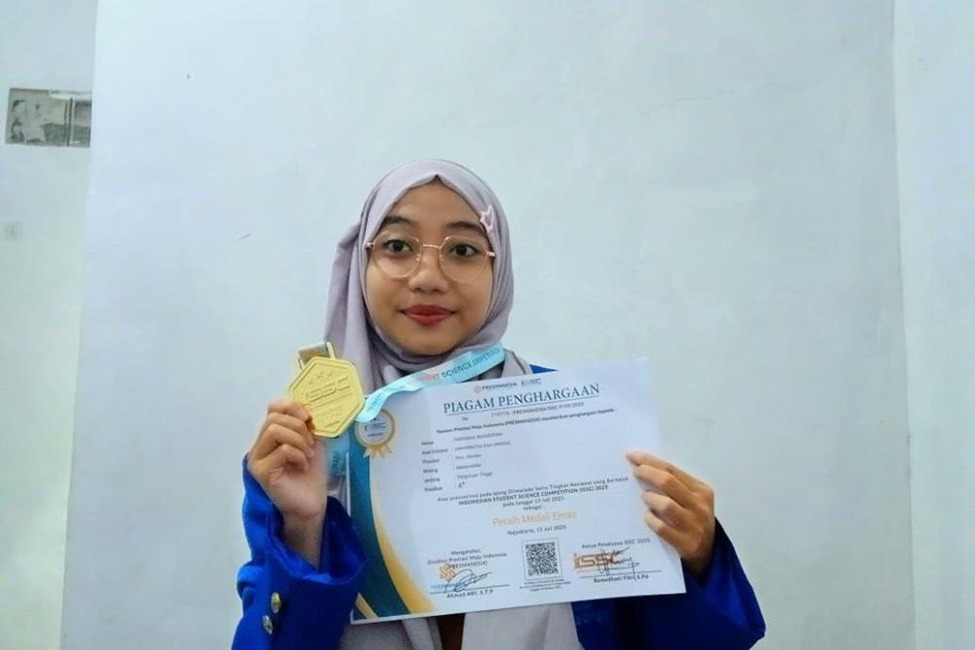 Mahasiswa Universitas Esa Unggul Raih Medali Emas Olimpiade Sains Tingkat Nasional     