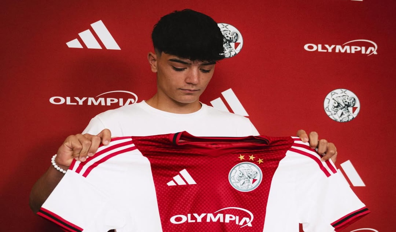 Barcelona Kehilangan Talenta La Masia, Eloi Gomez Resmi Gabung Ajax: 'Saya Terinspirasi Frenkie de Jong' kata nya di wawancarfai oleh KILAUBOLA