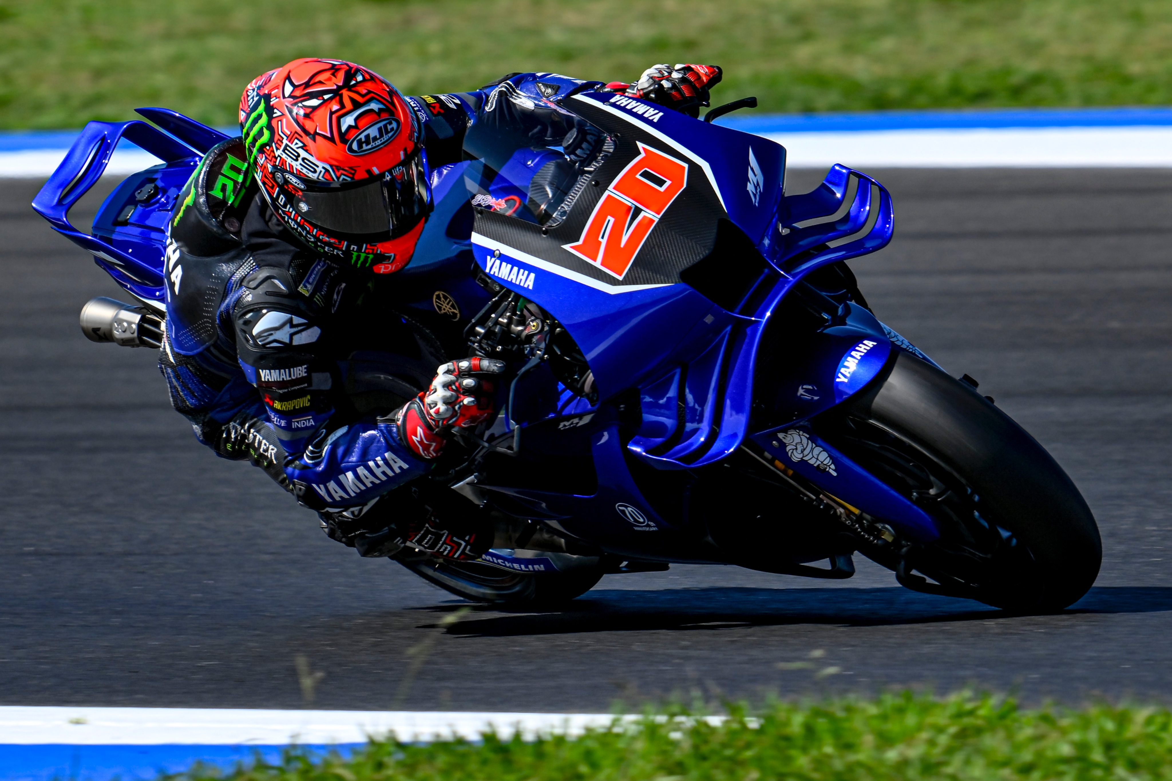 Quartararo Belum Temukan Feeling di Yamaha V4, Catatan Waktu Rins Jadi Sorotan