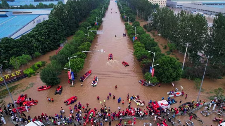 Dahsyatnya Banjir Beijing dan Hebei, Dua Petugas Meniggal Saat Misi Penyelamatan 