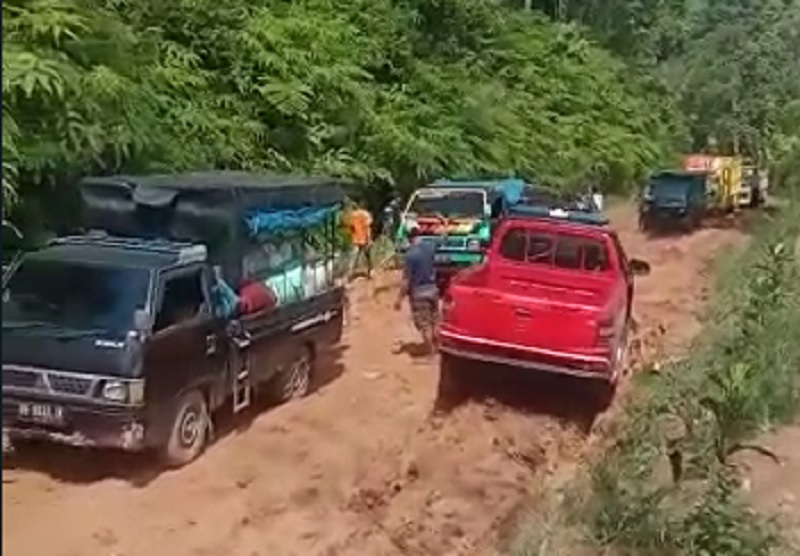 Pemkab Lambar Tak Cukup Anggaran untuk Ambil Alih Jalan Suoh