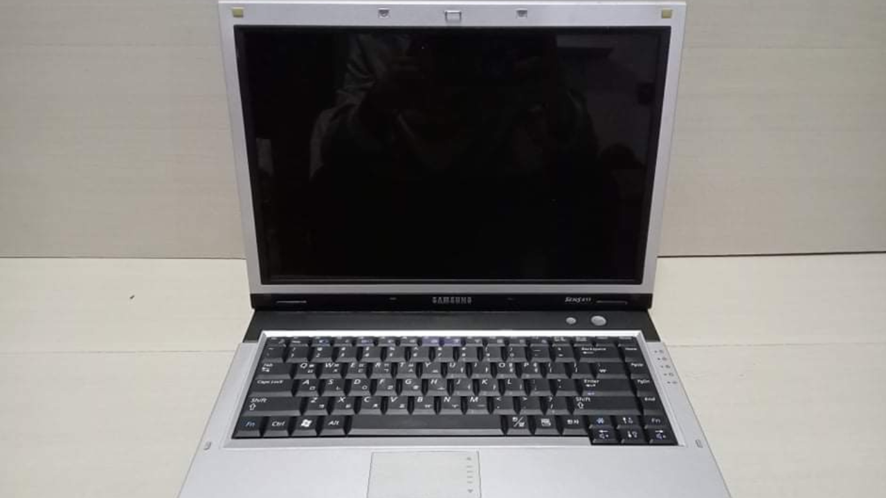 5 Cara Mengatasi Laptop Black Screen agar Normal Kembali, Jangan Panik!