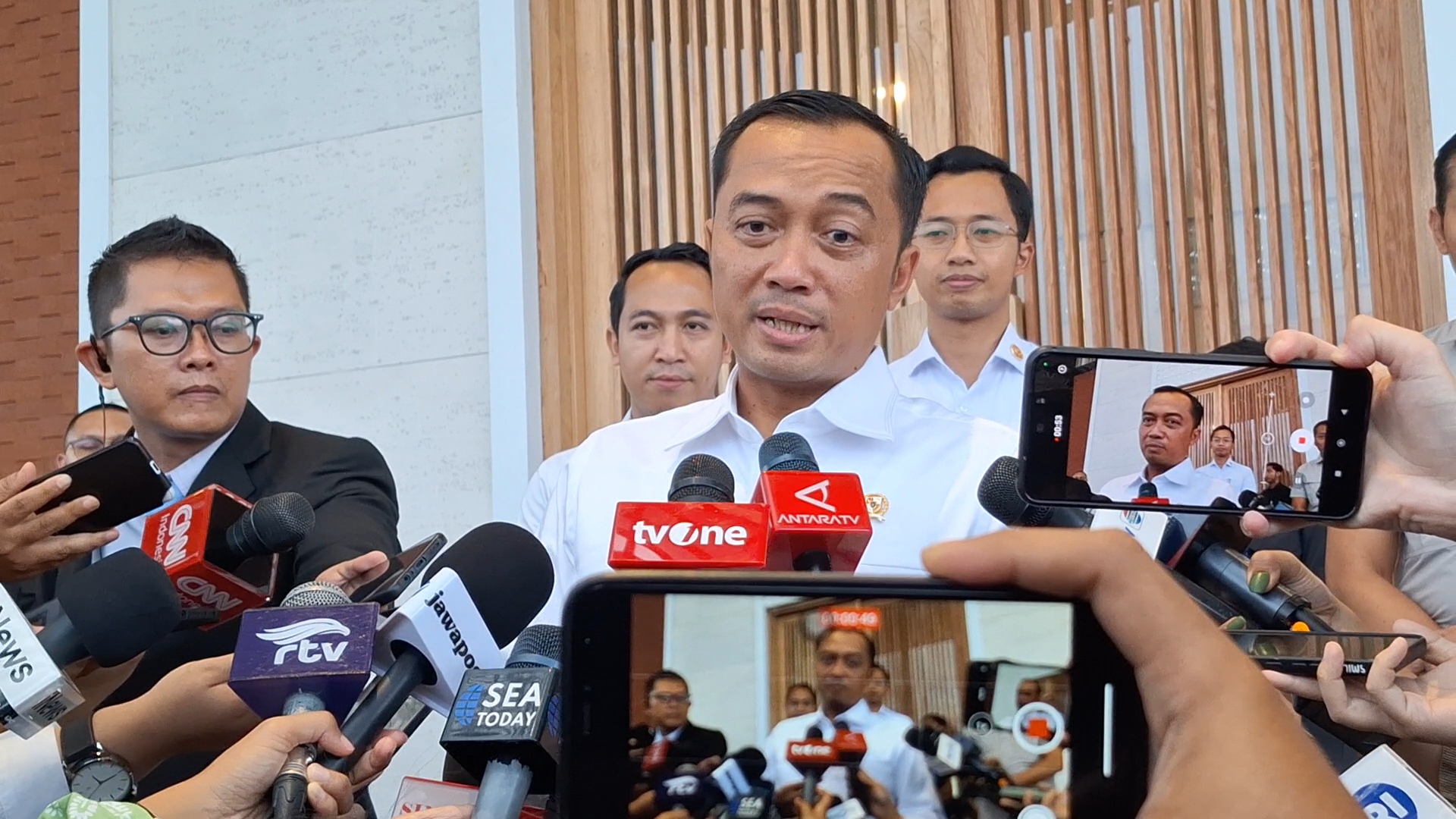 So Sweet, Mensesneg Sebut Prabowo Kirim Karangan Bunga untuk Ulang Tahun Megawati