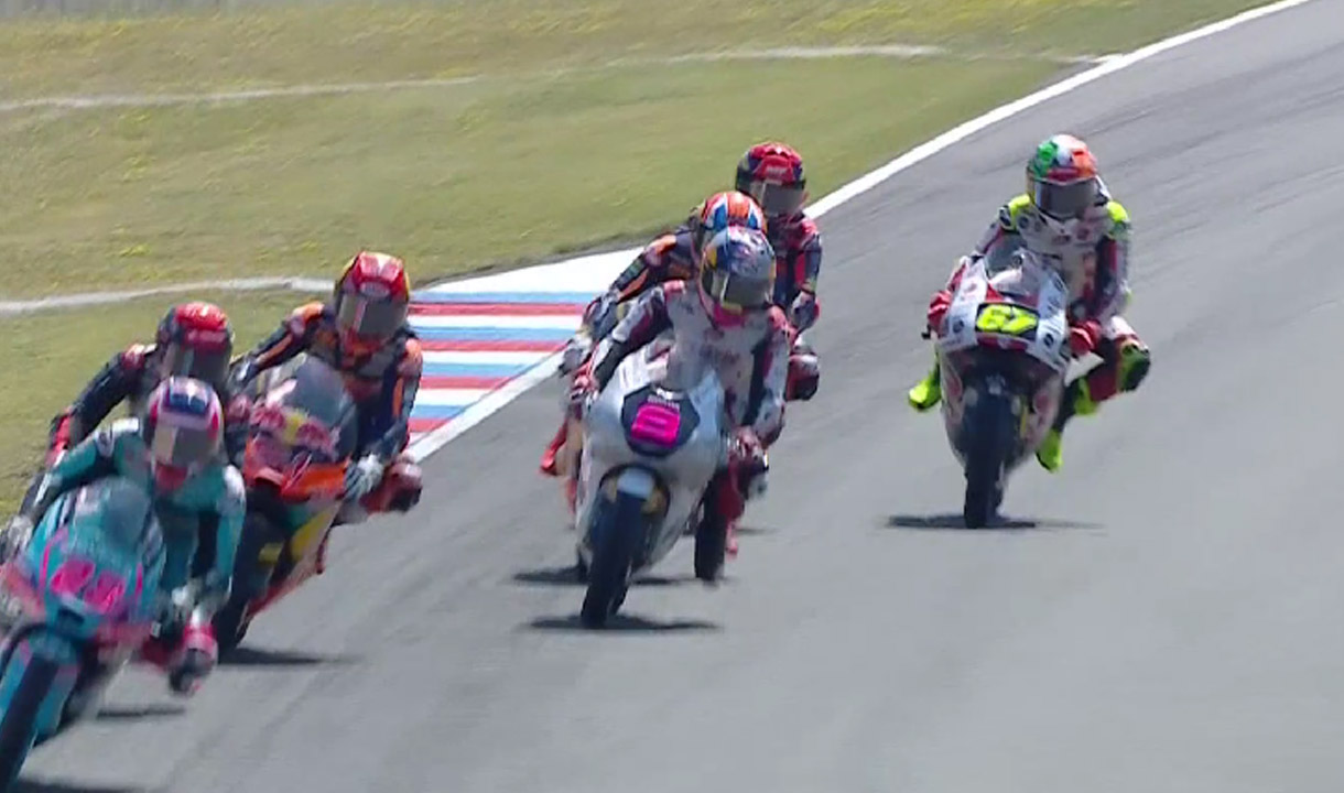 Veda Ega Finish 5 Moto3 Ceko, Serangan Hakim Danish Rebut Podium Pertama