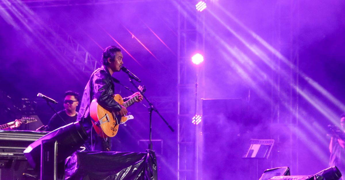 Dodit and The Band Tampil di Halu Fest 2025, Pamer Celana Gembel ala Dikta