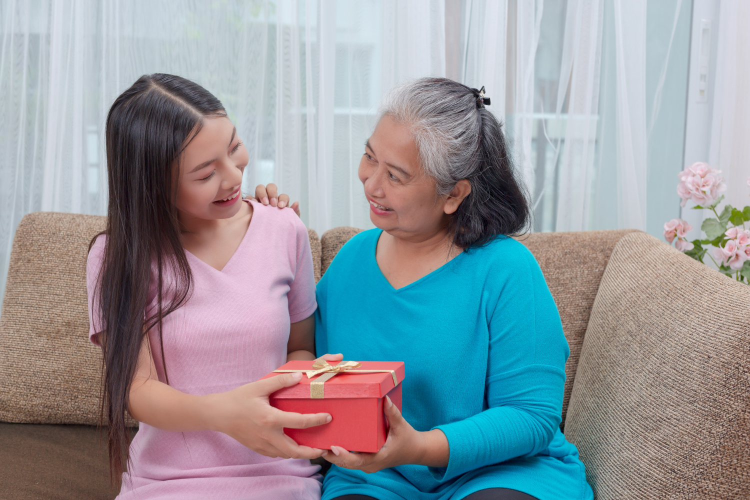 7 Penyebab Umum Perempuan Sulit Dekat dengan Ibu Mertua