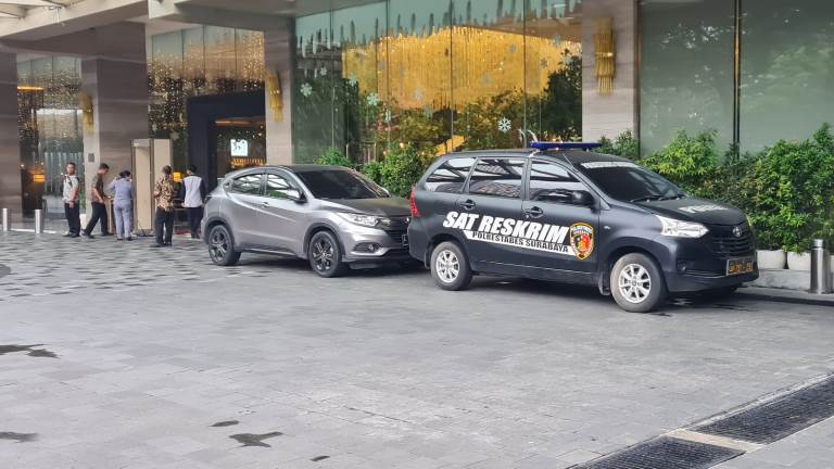 Polisi Gelar Rekonstruksi di Cruz Lounge Bar Vasa Hotel Surabaya