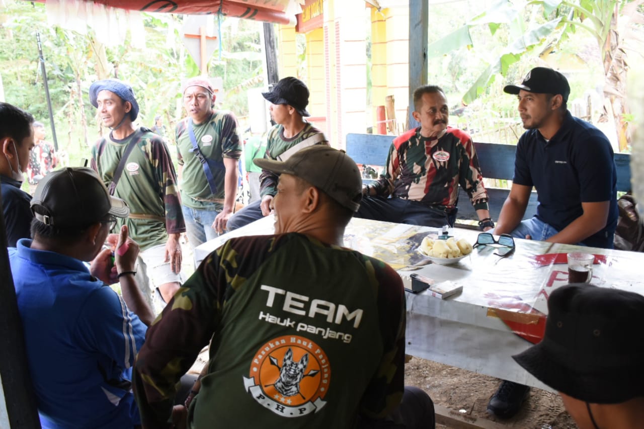 Resahkan Petani, Warga Ciniru Buru Babi Hutan