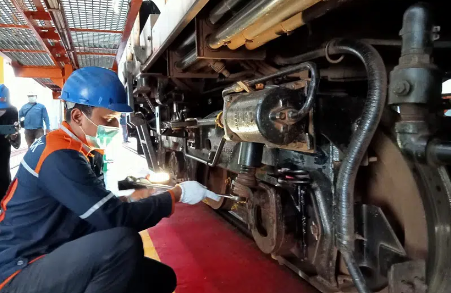 KAI Daops III Cirebon Persiapkan 13 Lokomotif Jelang Mudik Lebaran 2022
